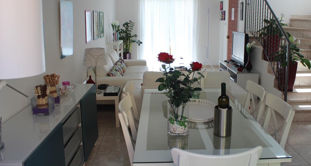 Estia Luxury Maisonette Pafos Oda fotoğraf
